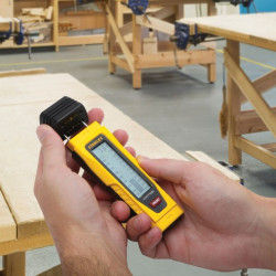 Testeur d'humidité Stanley avec housse STHT77030