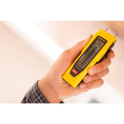 Testeur d'humidité Stanley avec housse STHT77030