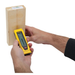 Testeur d'humidité Stanley avec housse STHT77030