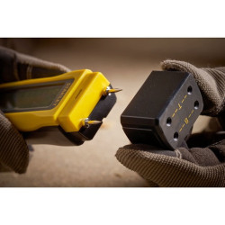 Testeur d'humidité Stanley avec housse STHT77030